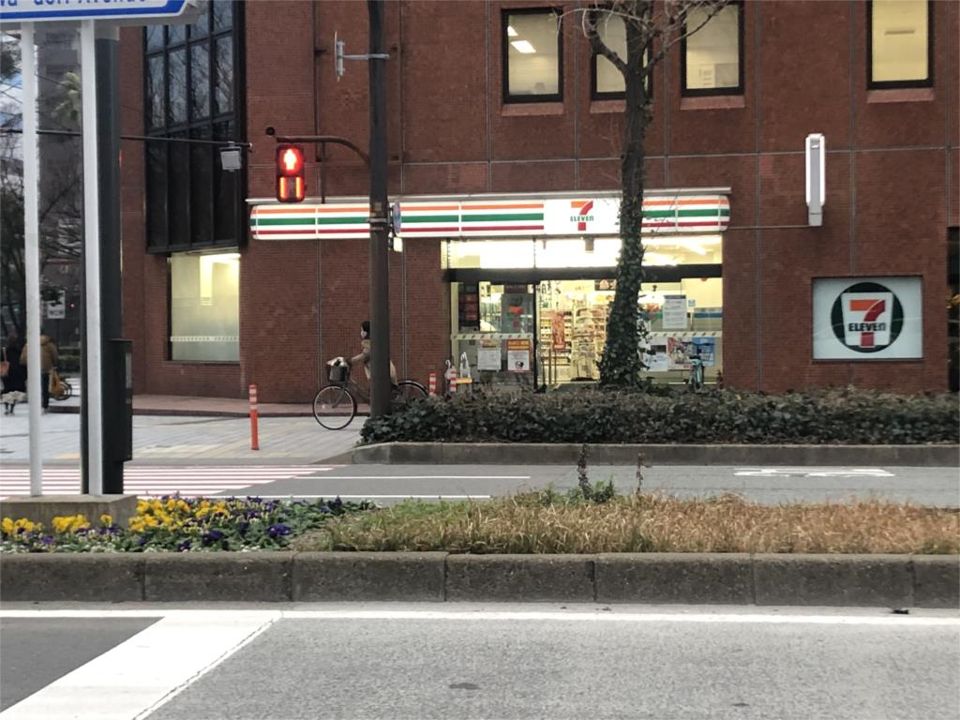 近くのセブンイレブン 博多蔵本店まで92m（徒歩2分）