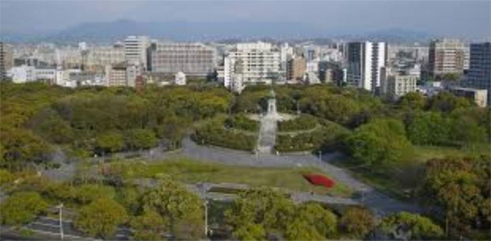 近くの東公園まで600m（徒歩8分）