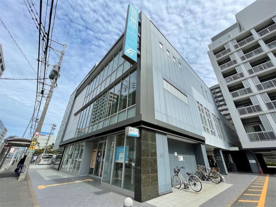 近くの福岡銀行比恵支店まで488m（徒歩7分）