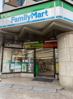 近くのファミリーマート 博多対馬小路店まで79m（徒歩1分）