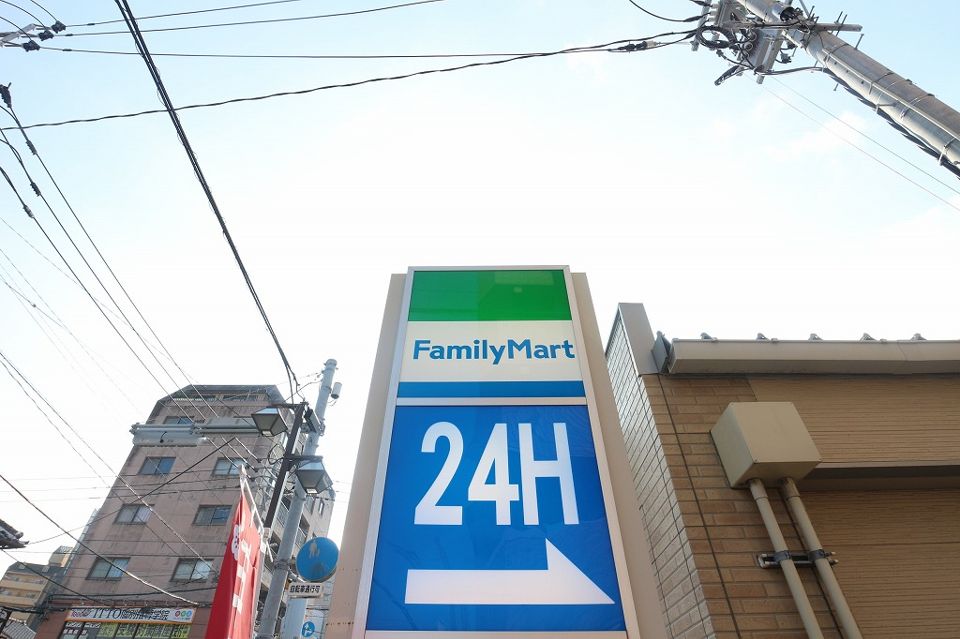 近くのファミリーマート 福岡姪の浜三丁目店まで166m(徒歩3分)