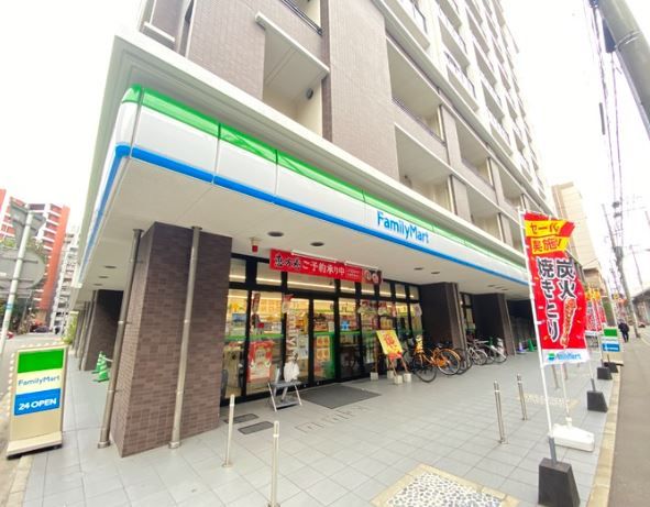 近くのファミリーマート RJRプレシア博多駅前店まで127m(徒歩2分)