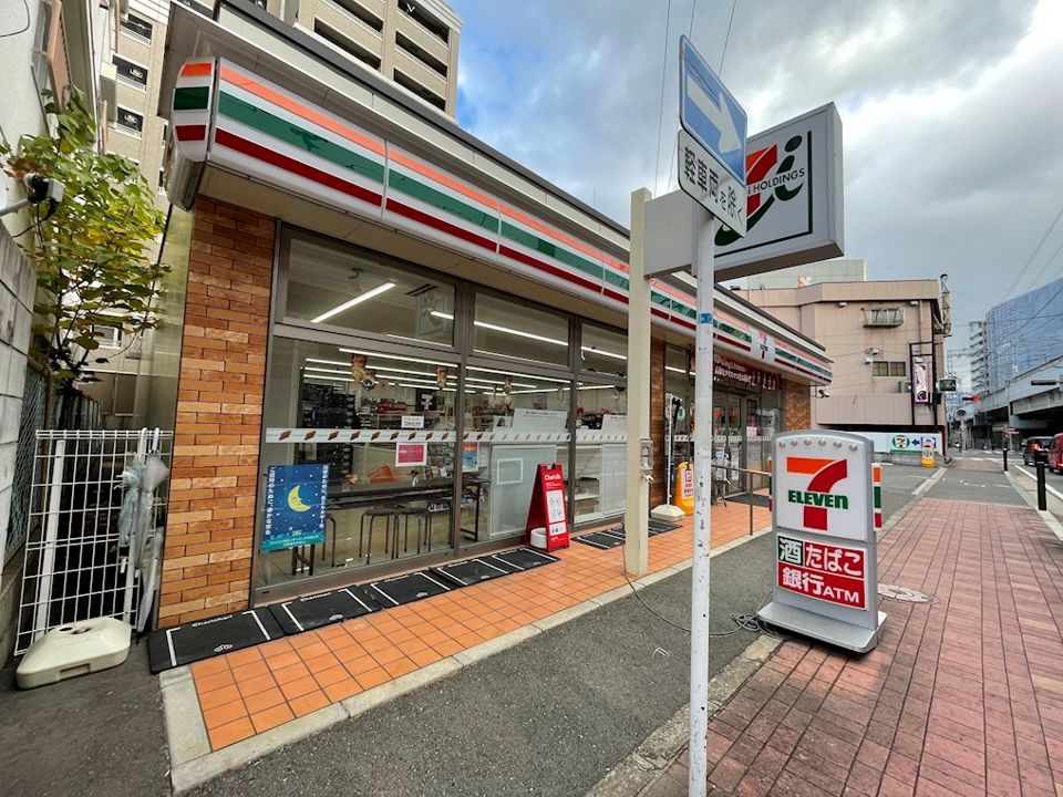 近くのセブンイレブン 福岡大橋1丁目店まで118m（徒歩2分）