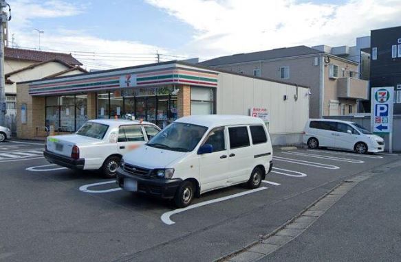 近くのセブンイレブン 博多那珂1丁目店まで245m（徒歩4分）