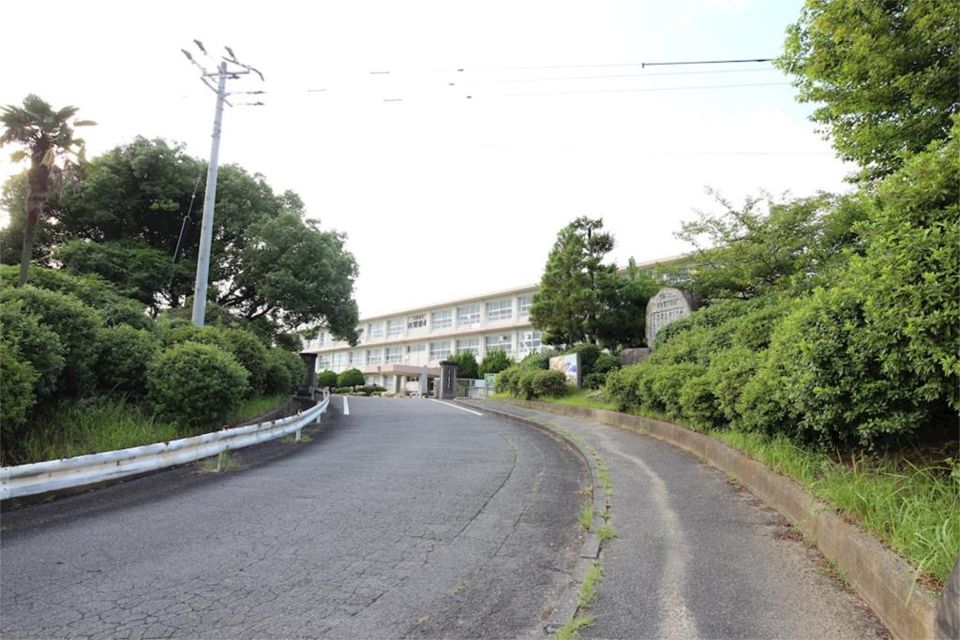 近くの古賀市立古賀東小学校まで1,648m(徒歩21分)