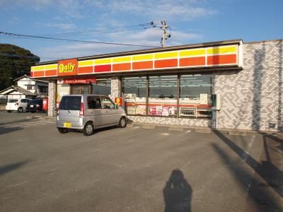 近くのデイリーヤマザキ 光陽台南店まで402m（徒歩6分）