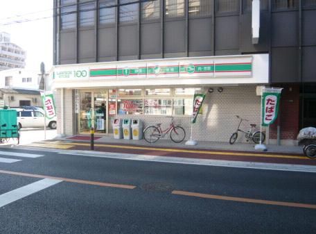 近くのファミリ－マ－トまで121m（徒歩2分）