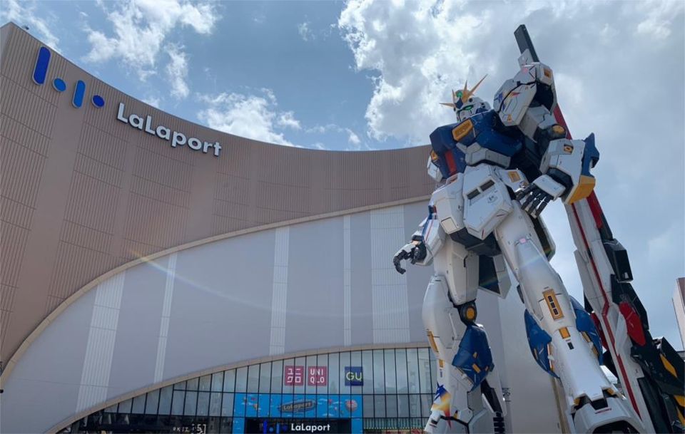 近くのららぽーと福岡まで466m（徒歩6分）