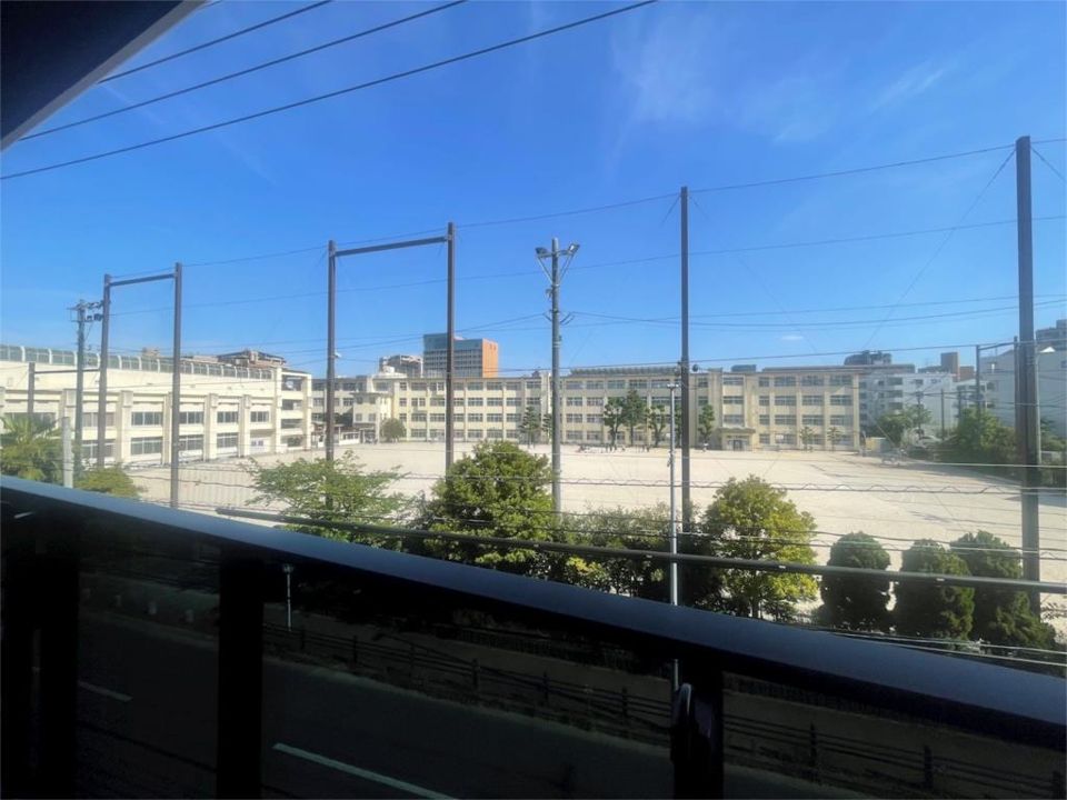 近くの福岡市立当仁小学校まで458m（徒歩6分）