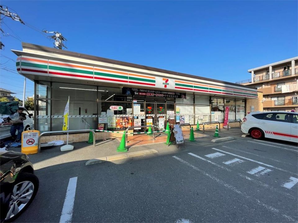 近くのセブンイレブン 福岡鳥飼7丁目店まで582m（徒歩8分）