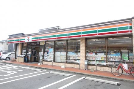 近くのセブンイレブン 宇美光正寺店まで395m（徒歩5分）