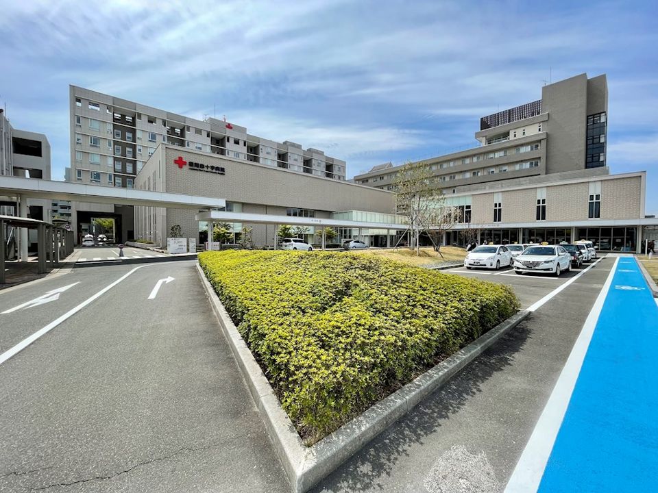 近くの福岡赤十字病院まで653m（徒歩9分）