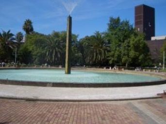 近くの須崎公園まで570m（徒歩8分）