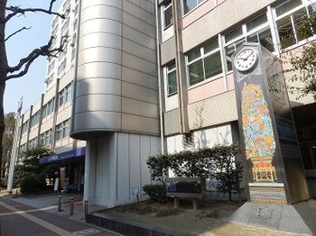 近くの博多区役所まで476m（徒歩6分）