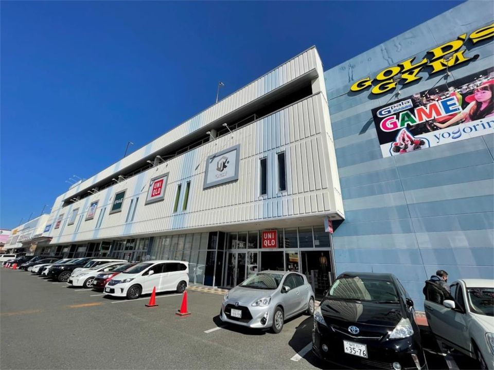 近くのコマーシャルモール博多まで803m（徒歩11分）