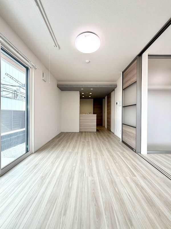 近くの粕屋町立大川小学校まで565m（徒歩8分）
