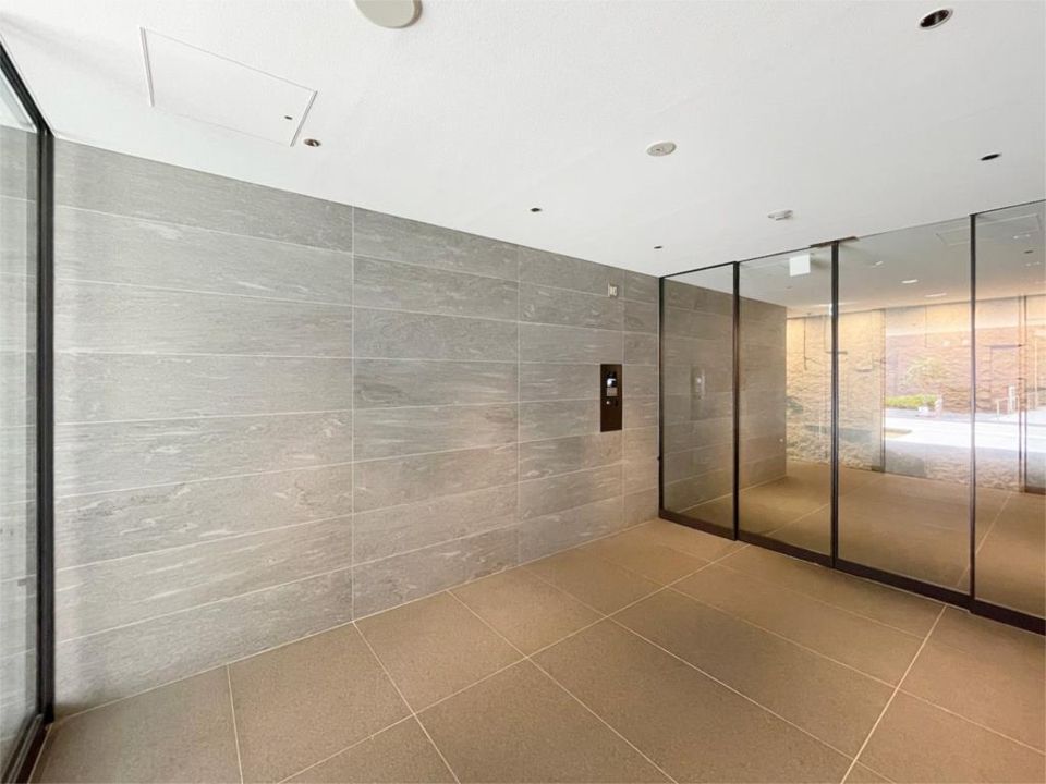 近くのエルロク六本松店まで351m（徒歩5分）