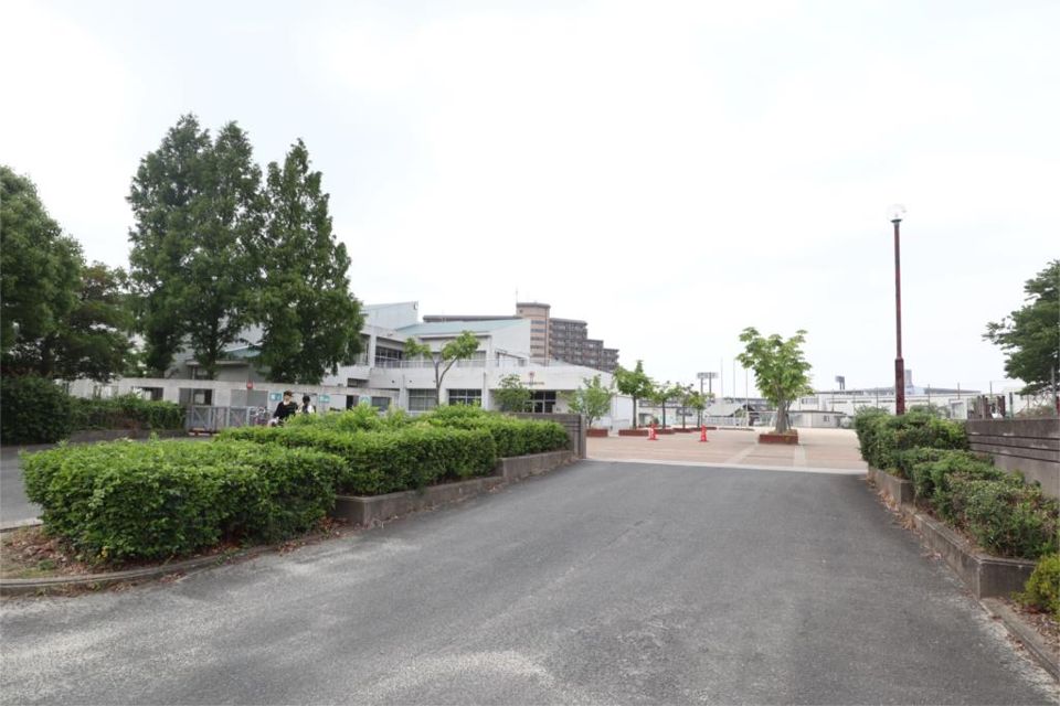 近くの春日市立春日野小学校まで1,882m(徒歩24分)
