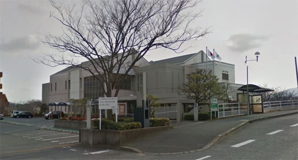 近くの福津市立図書館まで1,352m（徒歩17分）