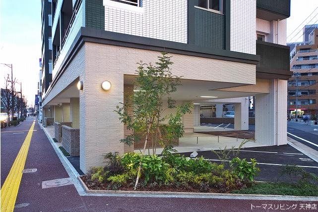 近くの福岡大手門郵便局まで318m（徒歩4分）