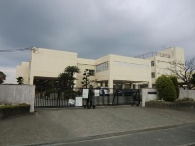 近くの福間南小学校まで100m（徒歩2分）