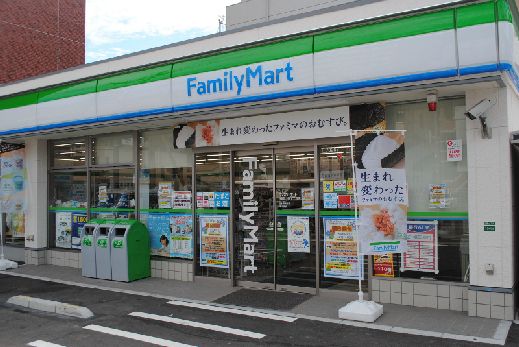 近くのファミリーマート 福岡今宿青木店まで744m（徒歩10分）
