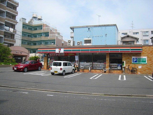 近くのセブンイレブン 福岡今宿駅前店まで976m（徒歩13分）