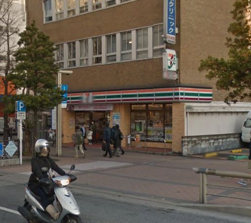 近くのセブンイレブン渡辺通り5丁目店まで124m（徒歩2分）
