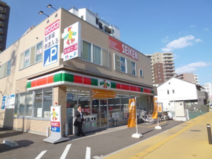 近くのサンクスまで124m（徒歩2分）