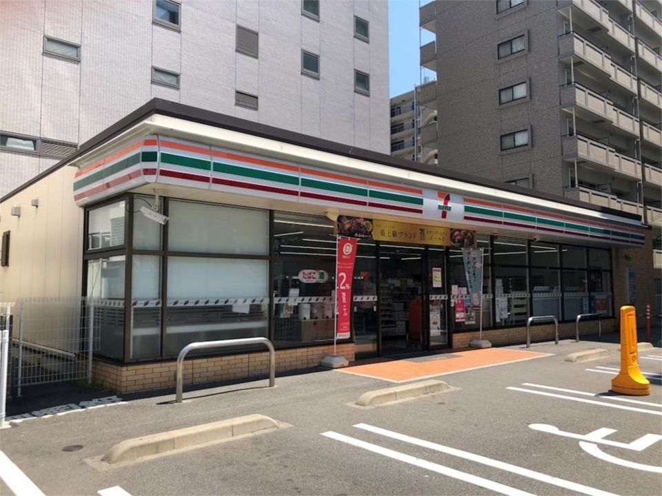 近くのセブンイレブン 福岡薬院1丁目店まで426m（徒歩6分）