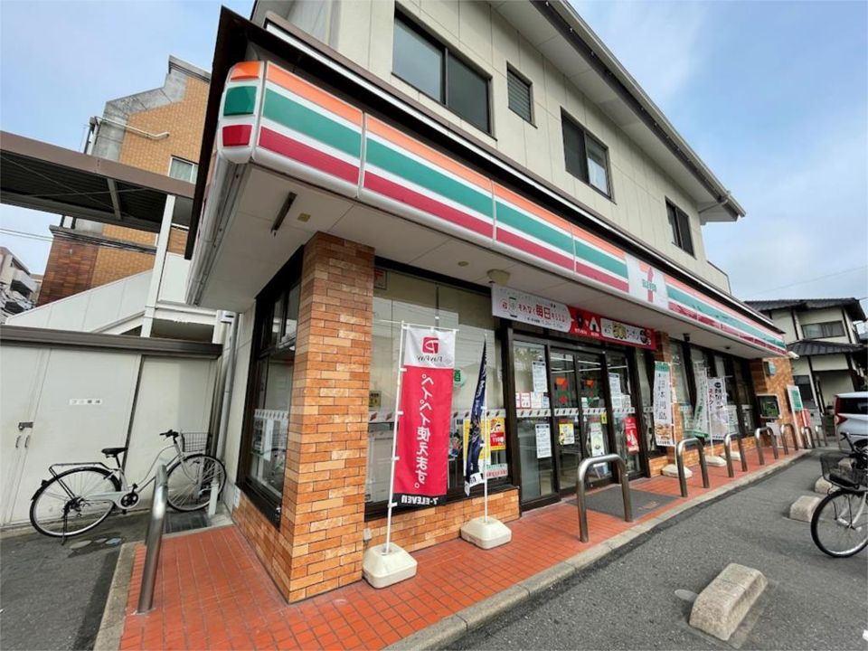 近くのセブンイレブン 福岡藤崎1丁目店まで689m（徒歩9分）