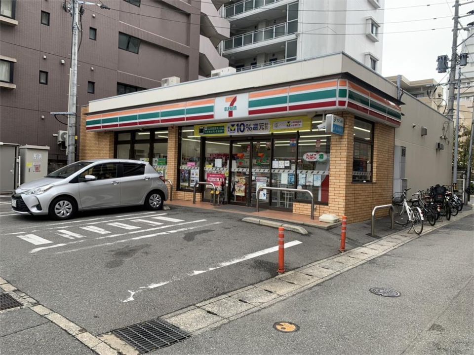 近くのセブンイレブン 福岡草香江2丁目店まで732m（徒歩10分）