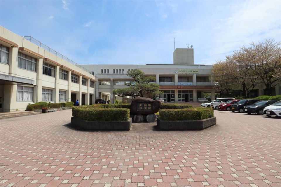 近くの春日市立春日南中学校まで1,268m(徒歩16分)