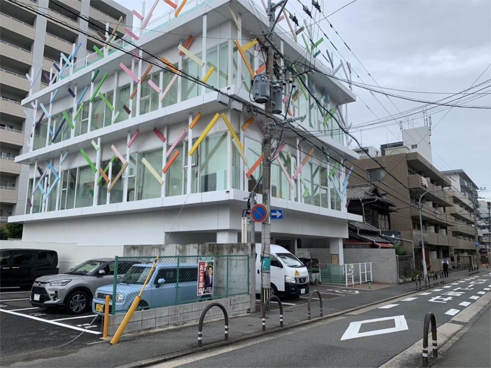 近くのクレシュ六本松まで218m(徒歩3分)