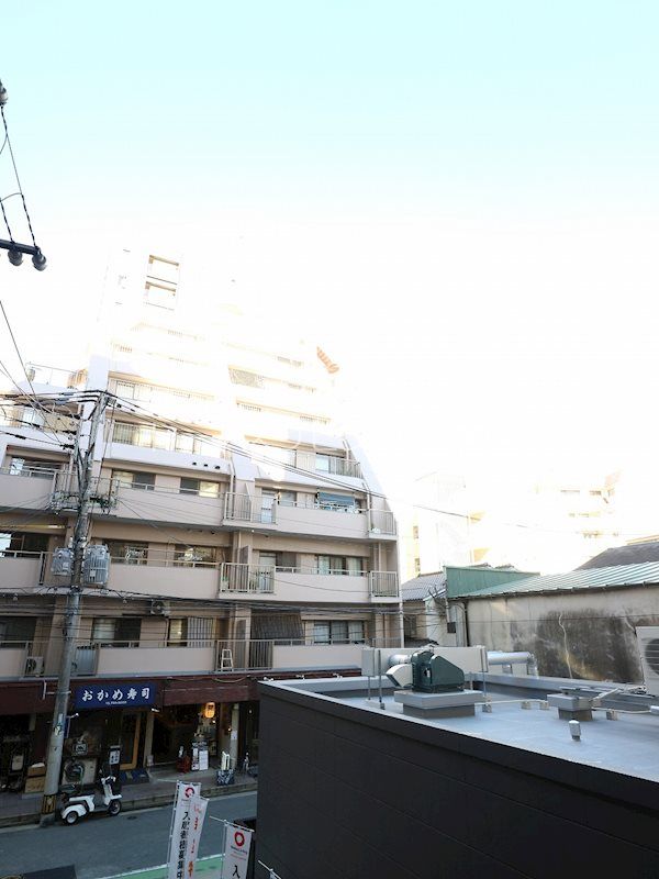 近くの福岡市立赤坂小学校まで365m（徒歩5分）