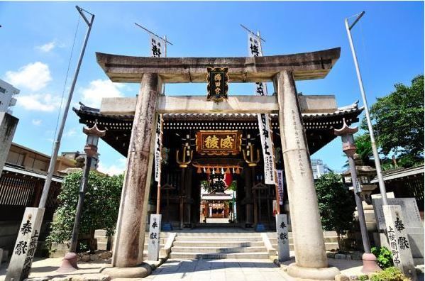 近くの櫛田神社まで400m（徒歩5分）