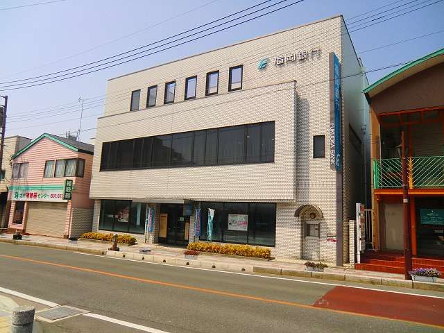 近くの福岡銀行まで650m(徒歩9分)