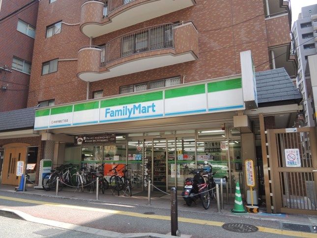 近くのファミリーマート 中央今泉2丁目店まで132m(徒歩2分)
