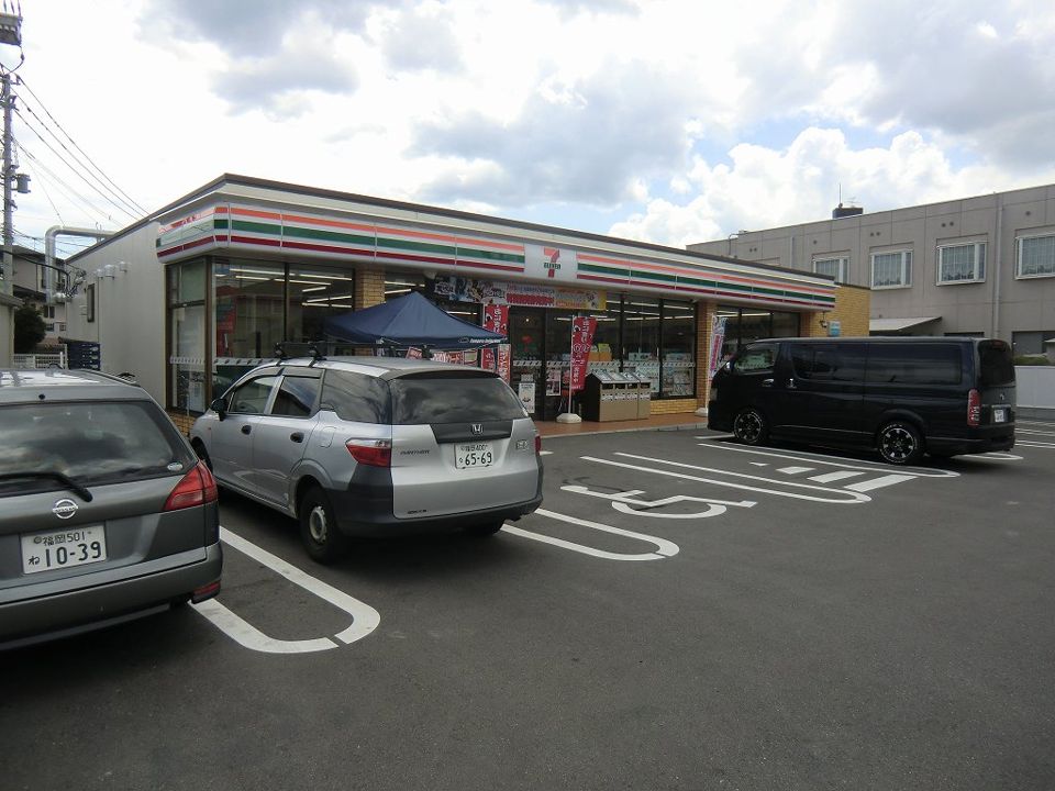 近くのセブンイレブン筑紫野紫4丁目店まで298m(徒歩4分)
