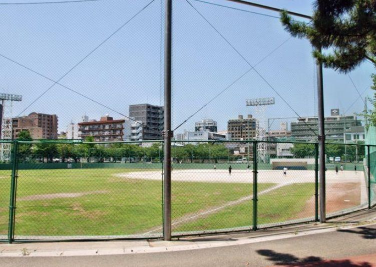 近くの山王公園まで700m（徒歩9分）