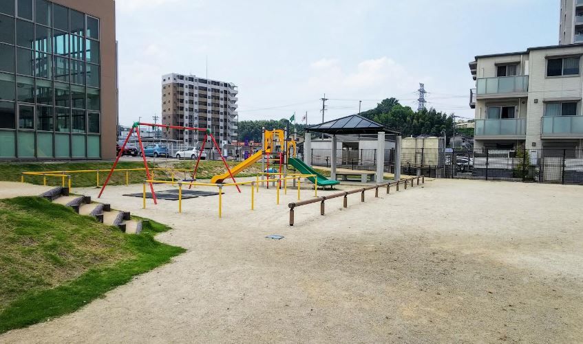 近くの筑紫ふれあい公園まで762m（徒歩10分）