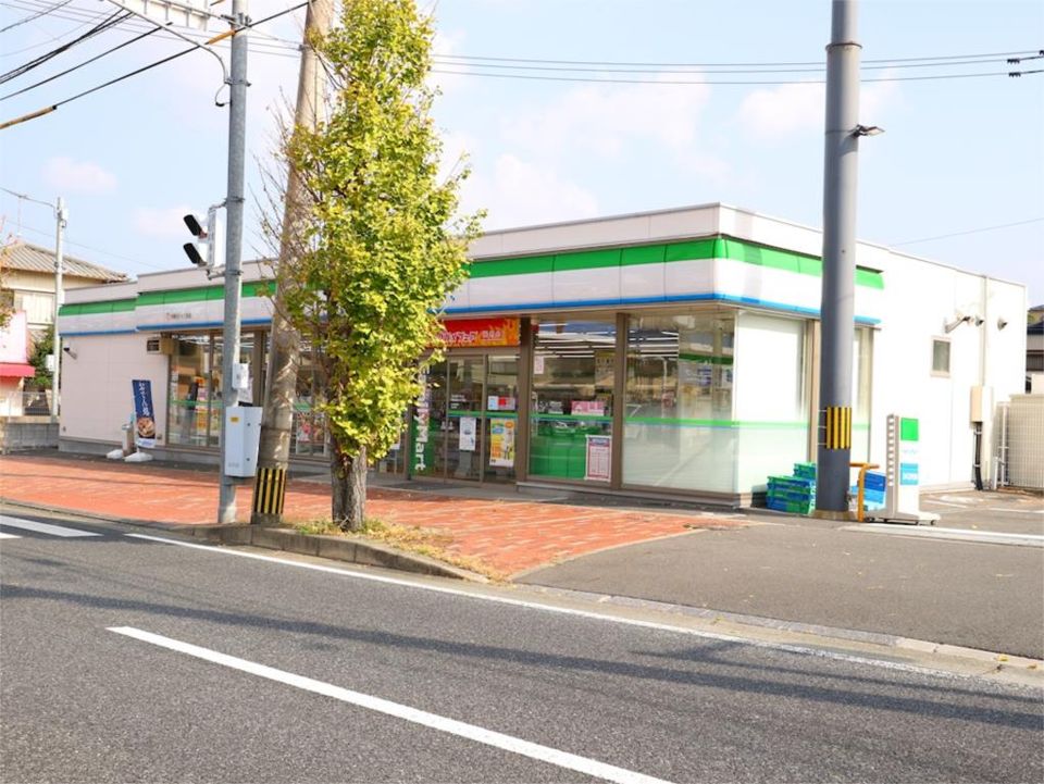 近くのファミリーマート 宗像田久4丁目店まで517m(徒歩7分)