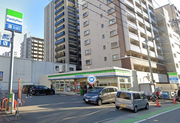 近くのファミリーマート 博多東比恵3丁目店まで218m(徒歩3分)