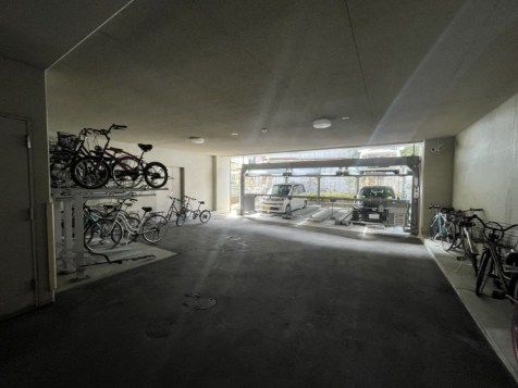 近くのディスカウントドラッグコスモス 吉塚店まで185m(徒歩3分)