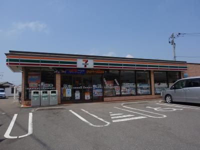 近くのセブンイレブンまで114m(徒歩2分)