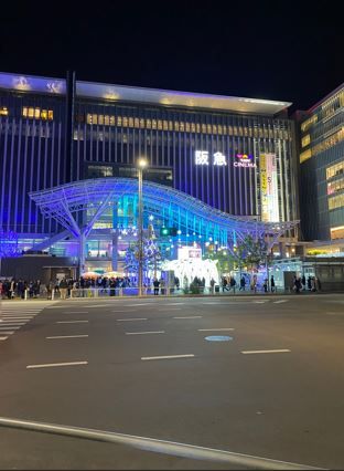 近くの博多阪急まで1,091m（徒歩14分）