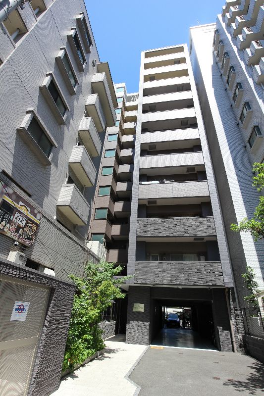近くのファミリーマート 西新オレンジ通り店まで56m(徒歩1分)