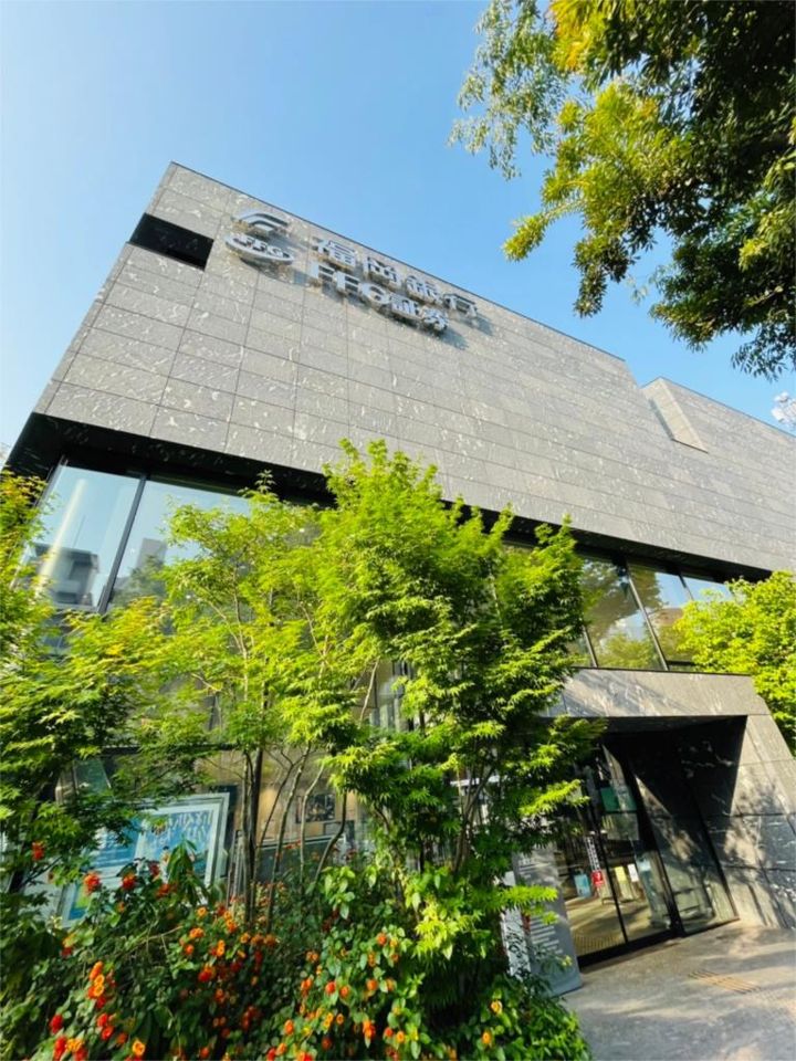 近くの福岡銀行 大橋支店まで642m(徒歩9分)