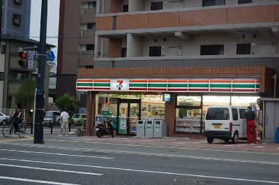 近くのセブンイレブンまで750m(徒歩10分)