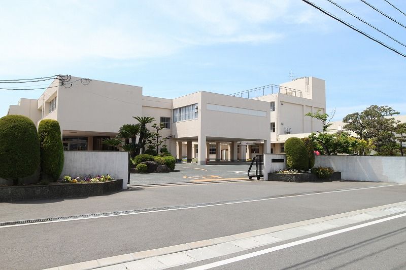 近くの福津市立福間南小学校まで850m(徒歩11分)